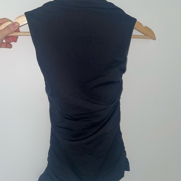 Aritzia Original Contour Flourish Top XS - Picture 2 of 2